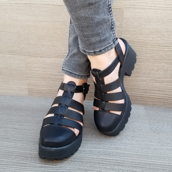 90'sBlack Grunge Chunky Lug Sole Shoes - Picture 8 of 8